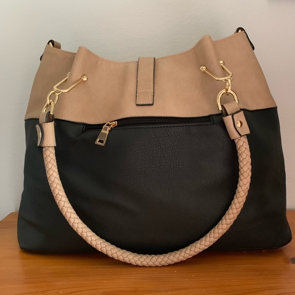 Wilson’s Leather two piece black and tan purses - Picture 4 of 8